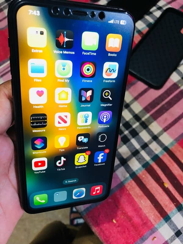 iPhone 11 Pro Max all sim working glitch 10/9 1