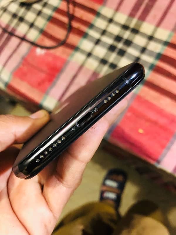 iPhone 11 Pro Max all sim working glitch 10/9 4