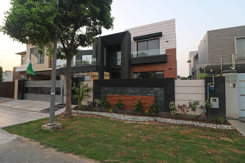 1 Kanal Used House Almost Plot Price For Sale in DHA Phase 3 0