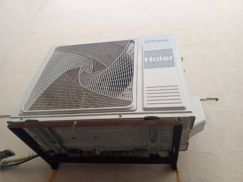 Hair 1.5 ton ac DC Invertor urgent Sale just 1 month use hwa 3