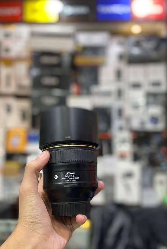 Nikon 85mm f/1.4 Nano Crystal Lens 2