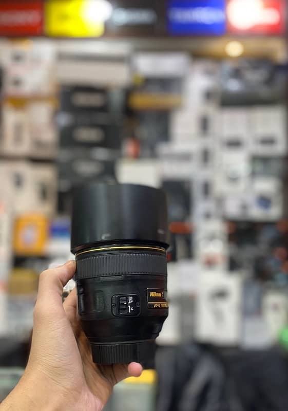 Nikon 85mm f/1.4 Nano Crystal Lens 3