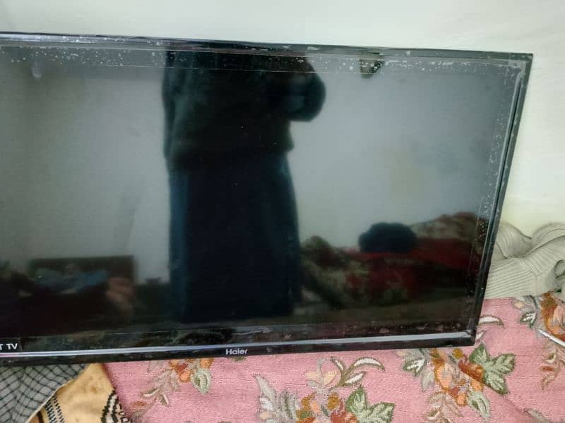 Haier 32 inch lcd 4