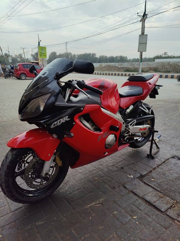 Honda CBR600 F4I 1