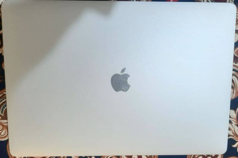 Macbook Pro 2019(16Inches) 2022 Purchased Year with 98W Charger 2