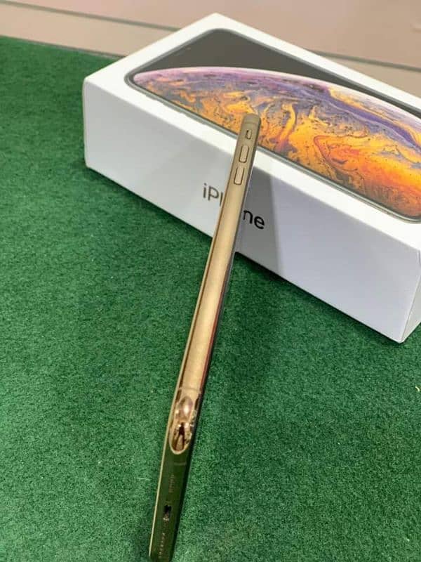 iPhone Xs Max 256gb 0342*170*97*65 My WhatsApp number 3