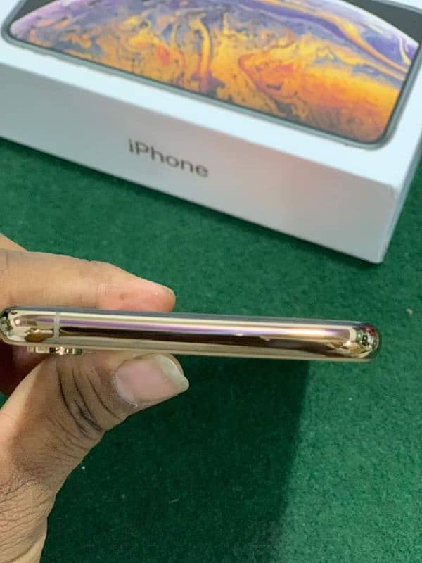 iPhone Xs Max 256gb 0342*170*97*65 My WhatsApp number 4