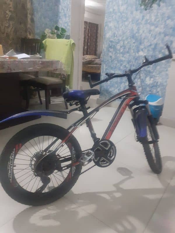 kids cycle in excellent condition 0