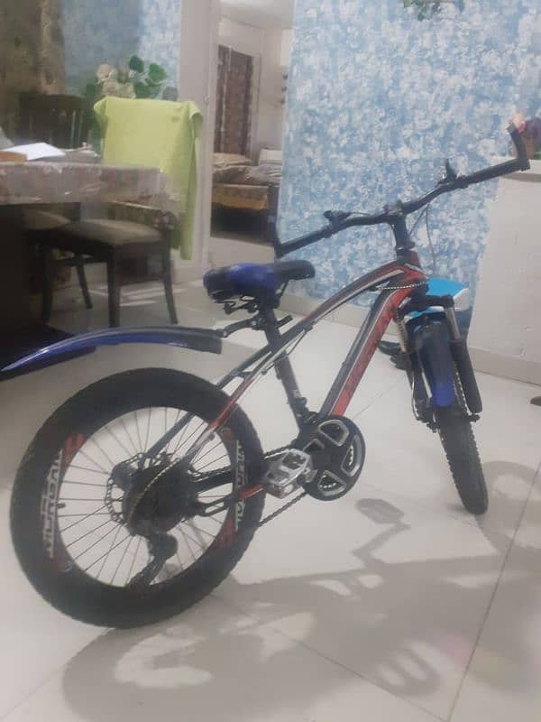 kids cycle in excellent condition 3