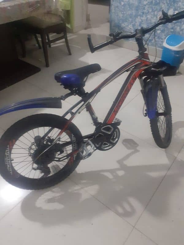 kids cycle in excellent condition 7