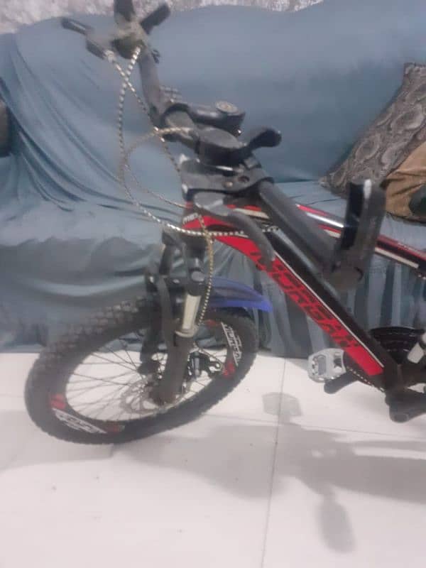 kids cycle in excellent condition 11