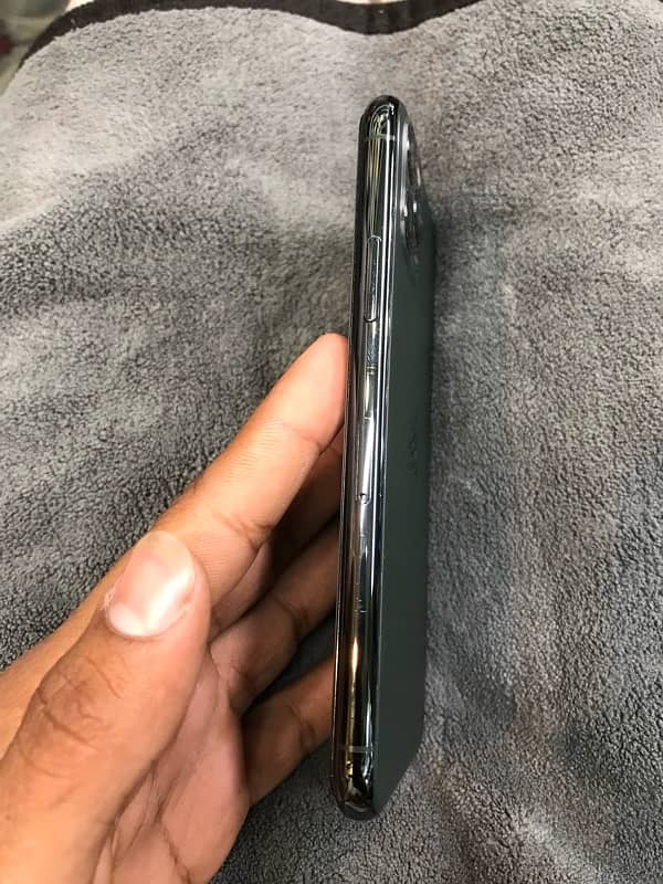 IPhone 11 pro 256 gb factory unlock whatsapp 03318851717 2