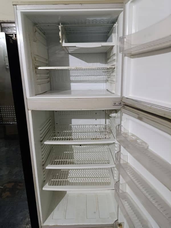 Refrigerator for sell 0