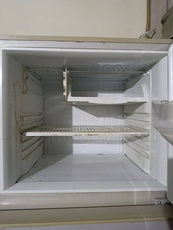 Refrigerator for sell 1