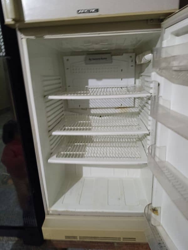 Refrigerator for sell 2