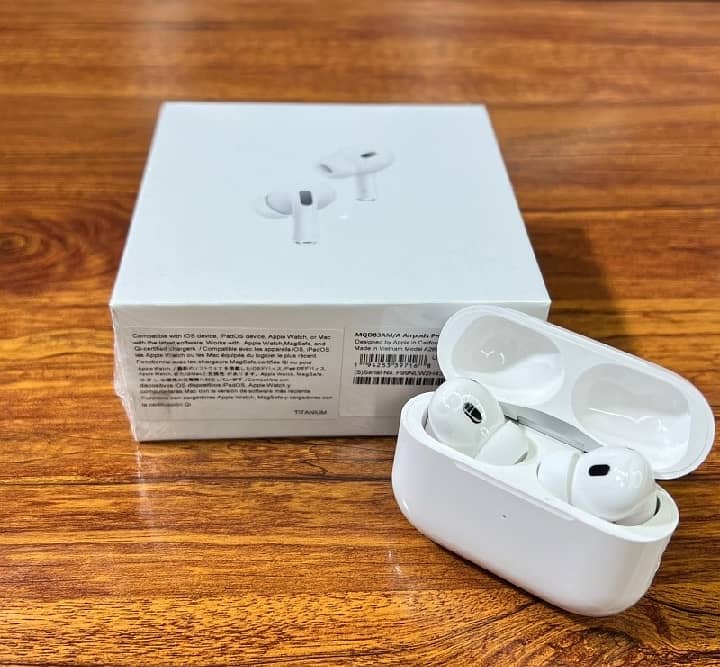 APPLE AIR PODS PRO ( 2nd GENERATION ACTIVE NOISE CANCELLATION ) WITH 2