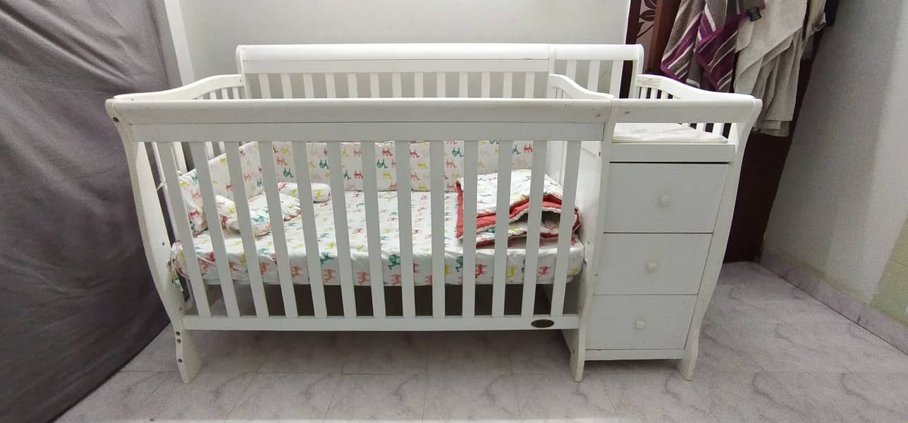 Imported Cot - Convertible Baby Cot, Crib and Changer (DreamOnMe) 3