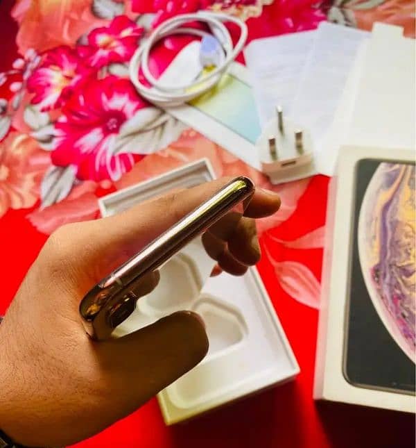 iphone xs max 256 GB PTA approved 03487362872 my WhatsApp number 2