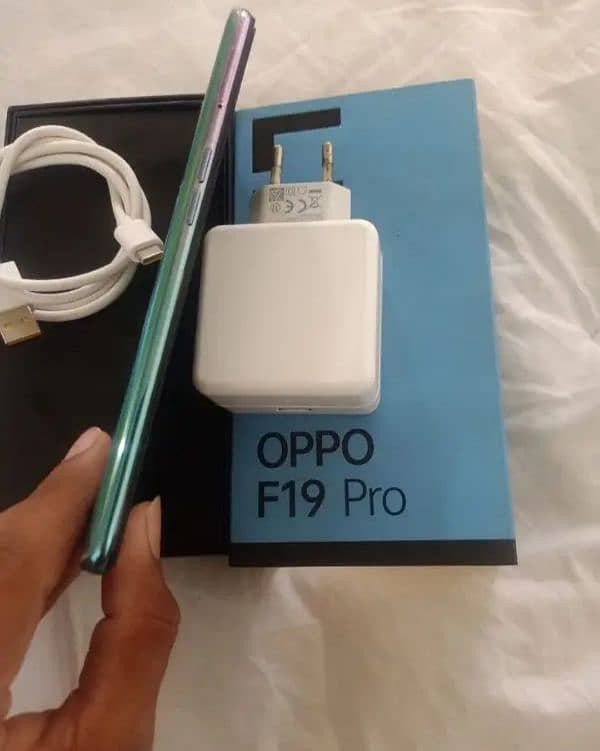 oppo F9 pro dabba charger 10,by,9condition 6