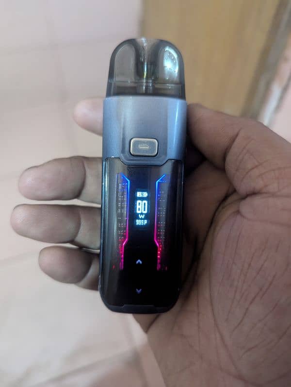 vaporesso luxe xr max 9/10 condition with box and coil 0