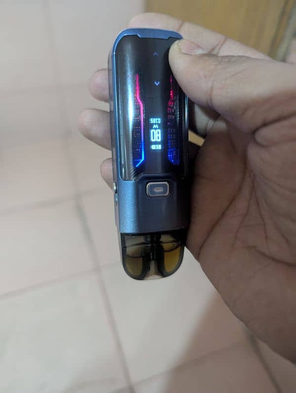 vaporesso luxe xr max 9/10 condition with box and coil 5