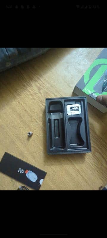 vaporesso luxe xr max 9/10 condition with box and coil 7