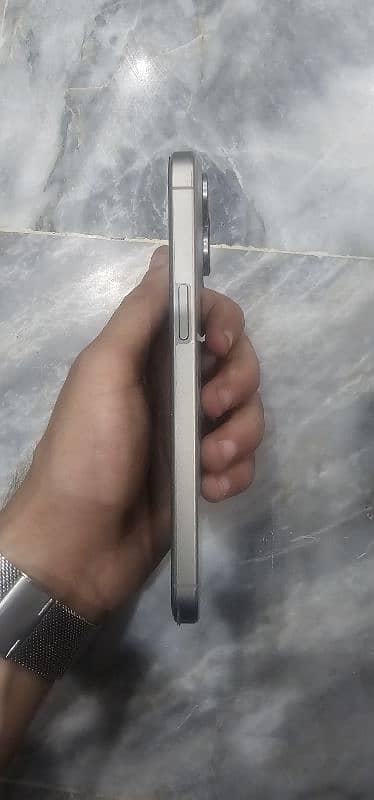 I phone 15 Pro Max 4