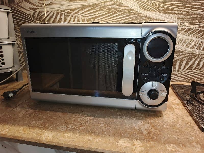 Haire full size microwave and grill oven 0