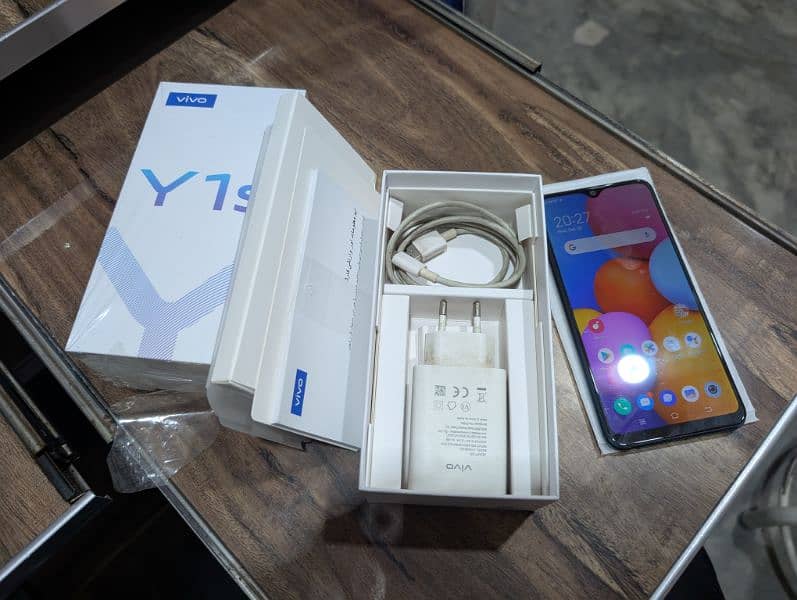 vivo y1s 3