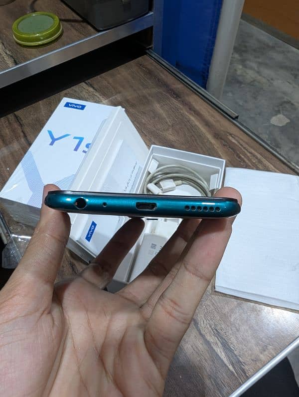 vivo y1s 5