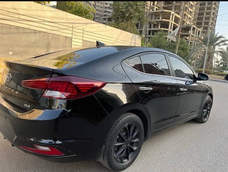 Hyundai Elantra 2021 5