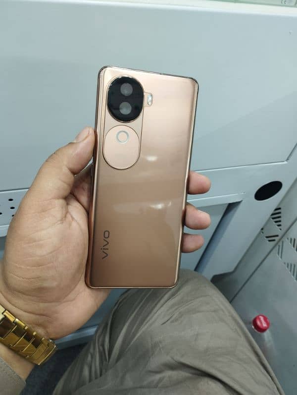 Vivo V40e 0