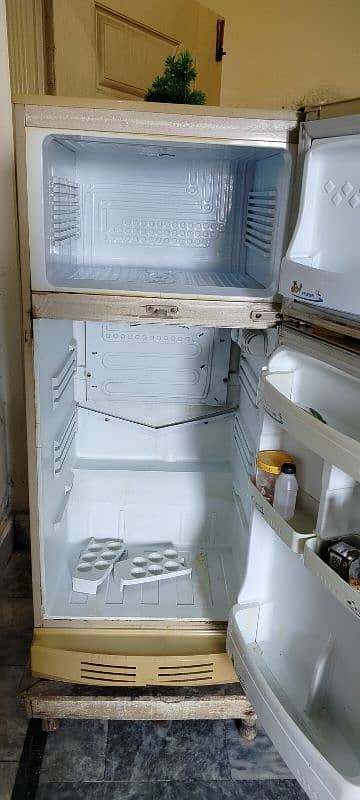 Pel 8cft fridge 0