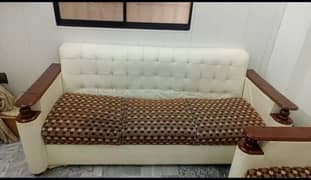 3+2 SEATER SOFA SET IN GOOD CONDITION FOR SALE