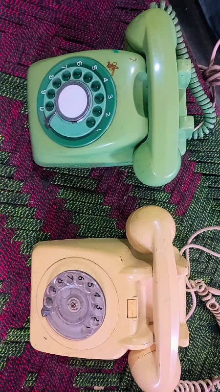 Antique Telephone set 1