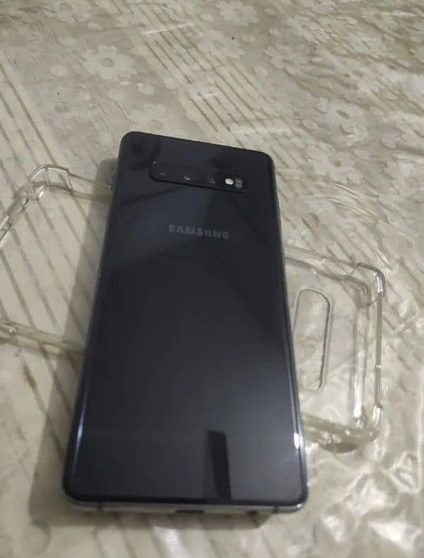 samsung S10 plus ok also available for parts 1