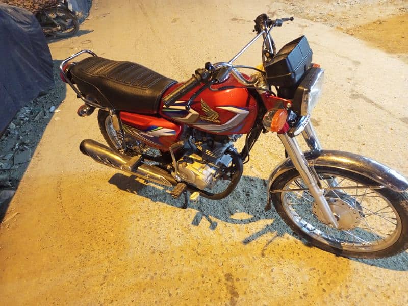 hyderabad 2022 model  condition 10/10 3