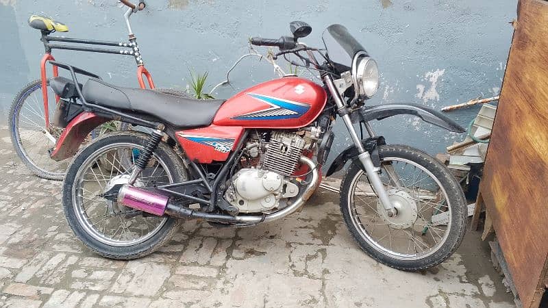 Suzuki gs150 1