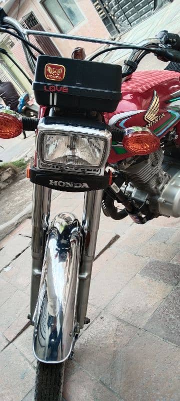 Honda 125 model 2022 koi Kam ni honey Wala original  halat mein hy 4