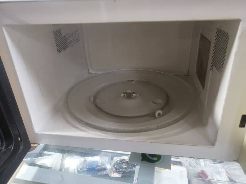 microwave oven Kenwood 4