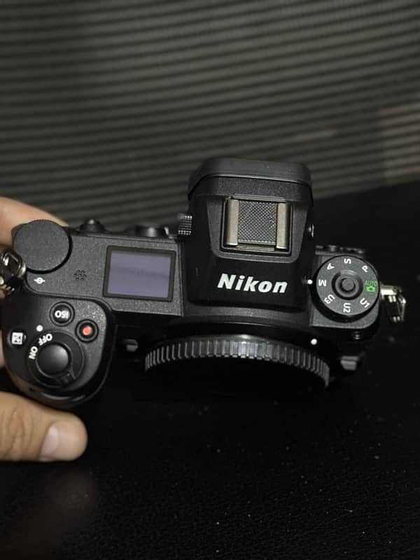 Nikon z6 mirror less camera 2