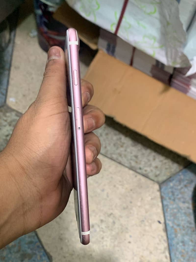 Apple iPhone 7 Plus 5