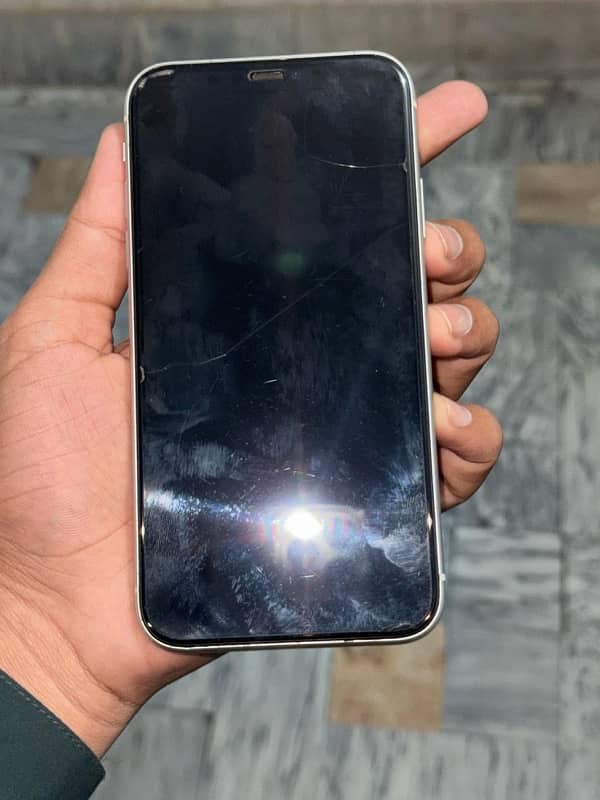 iPhone 11 PTA 128gb 5