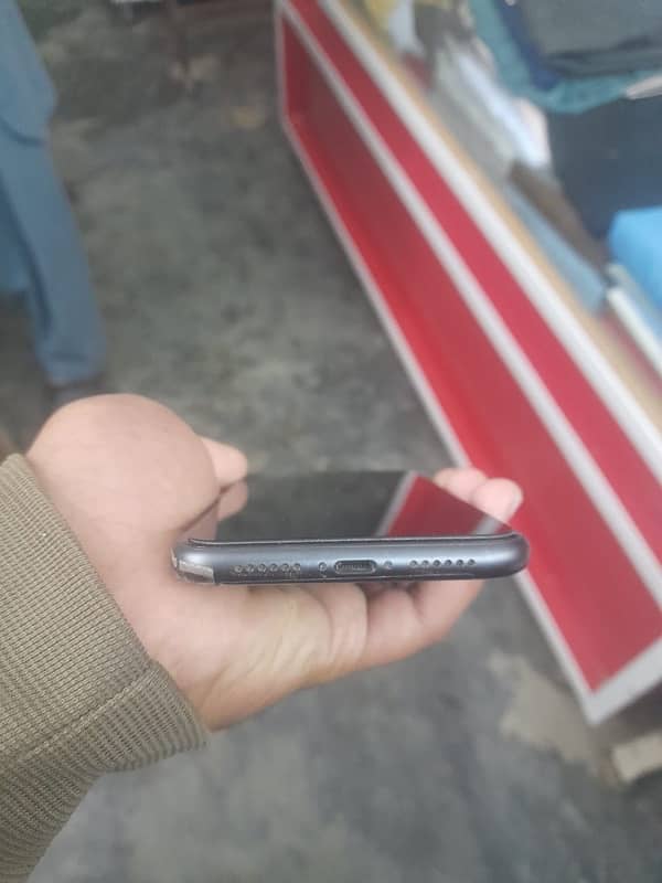 iPhone 11 non pta waterproof 4