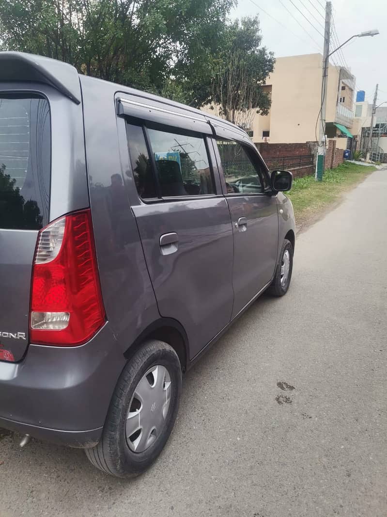 Suzuki Wagon R 2018 4