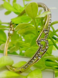 Adjustable Crystal Leaf Bracelet – Imported Golden Bracelets -| Best Q