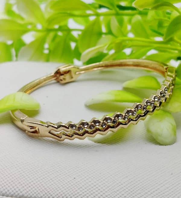 Adjustable Crystal Leaf Bracelet – Imported Golden Bracelets -| Best Q 3