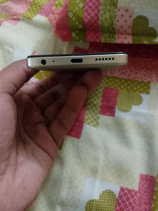 Tecno spark 20c 4Ram 128gb 3