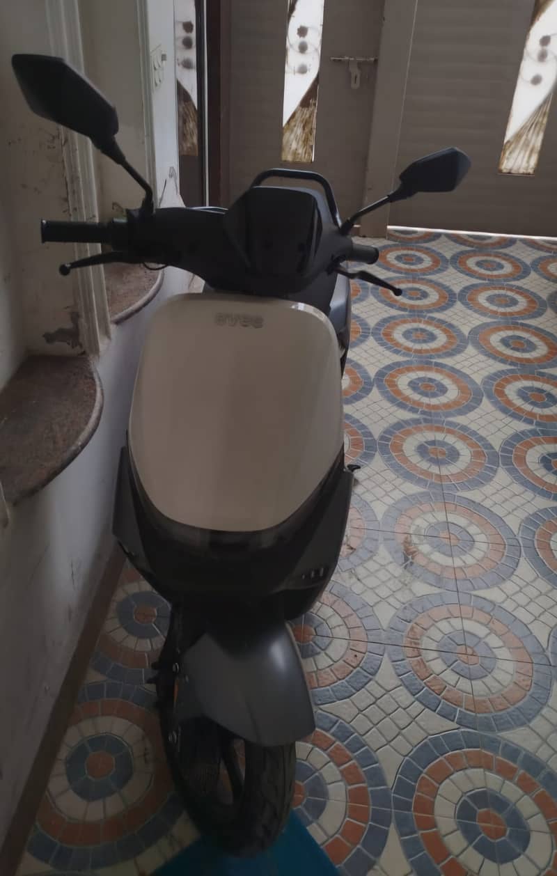 Evee S1 Electric Scooter 1