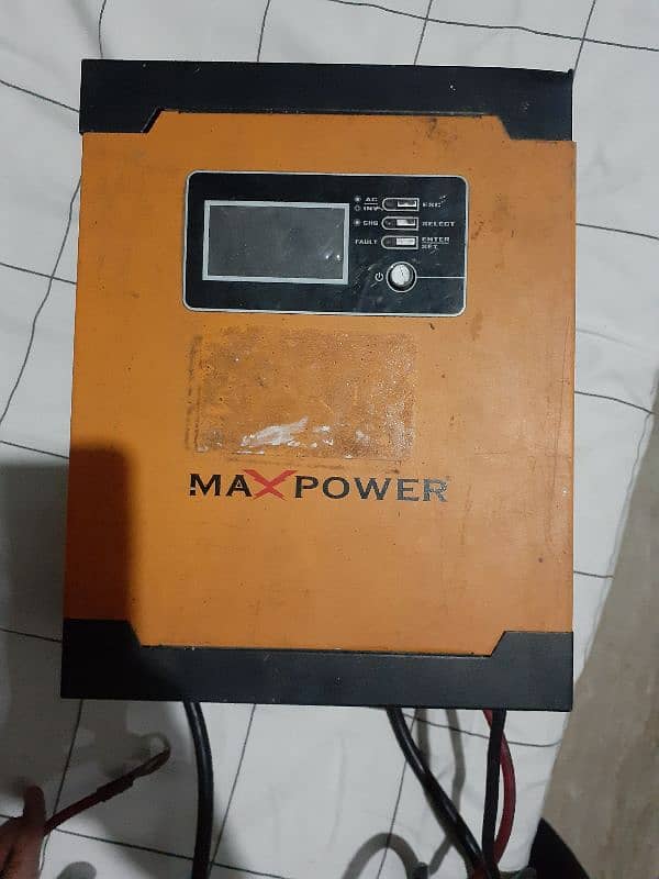 Max Power solar inverter 1600w 24v 0